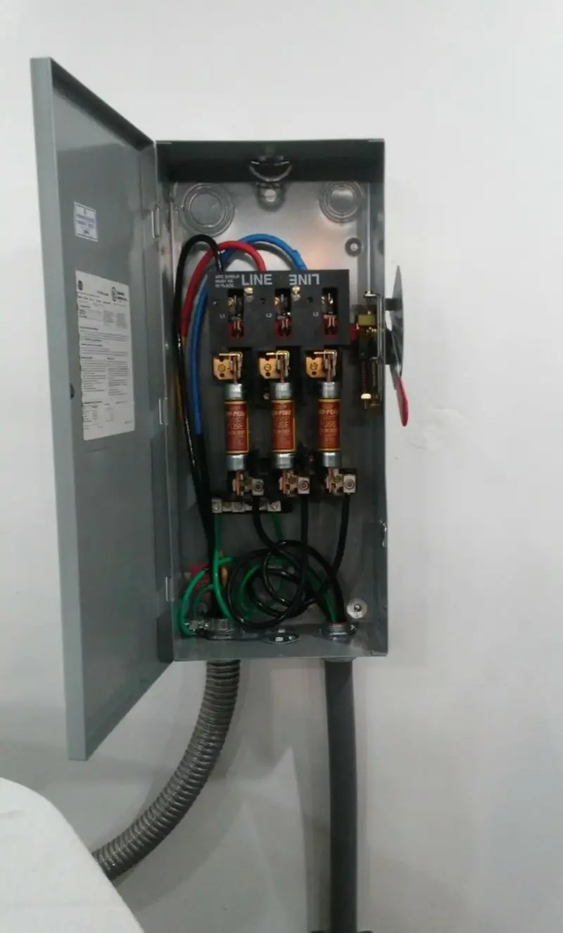 Three-phase disconnect switch installed for Smoke Detector Installation in Senatobia